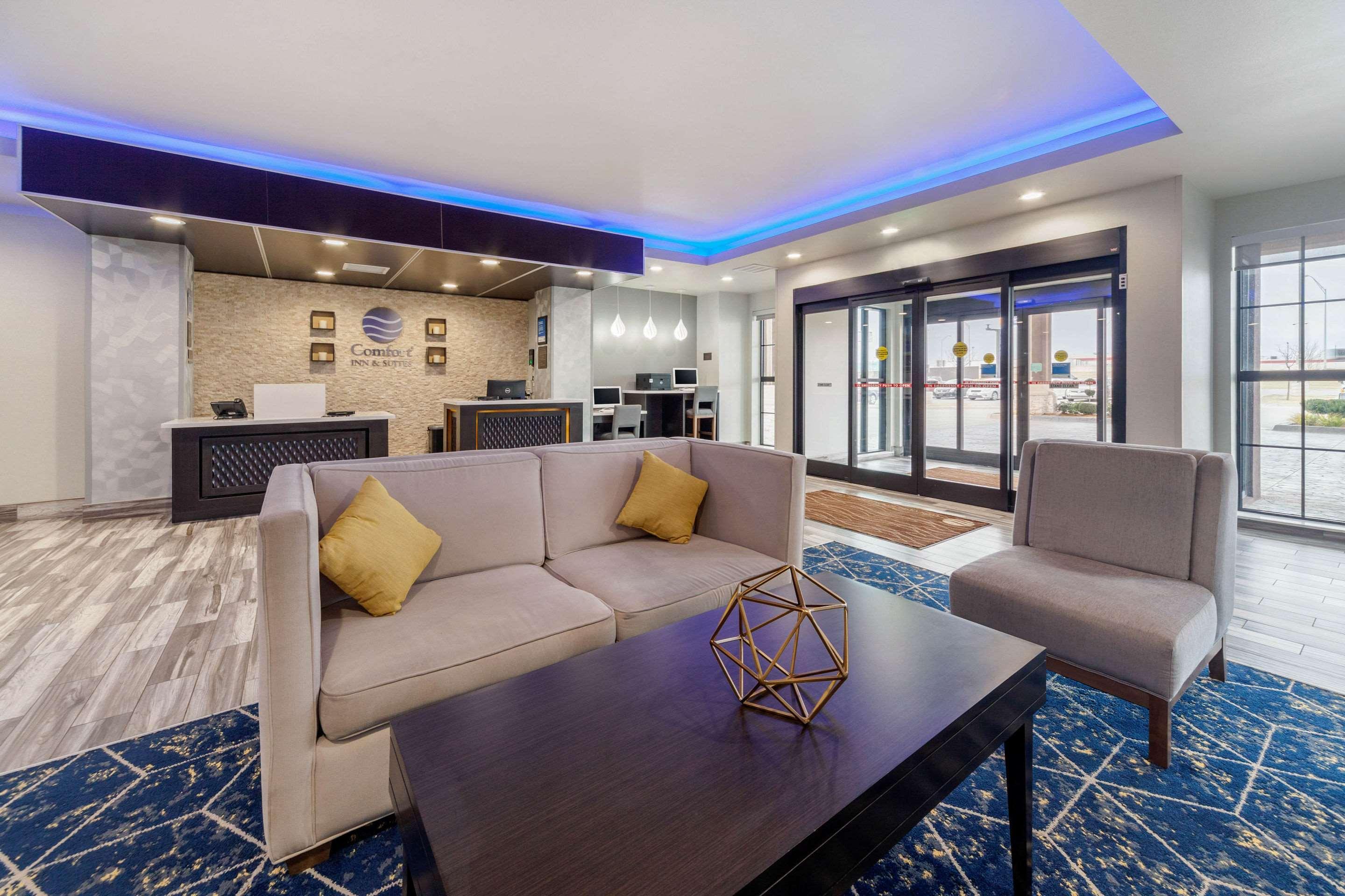 Comfort Inn & Suites Oklahoma City South I-35 Buitenkant foto